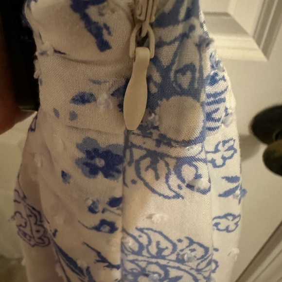 Blue and White Floral Patterned Short - Picture 3 of 4